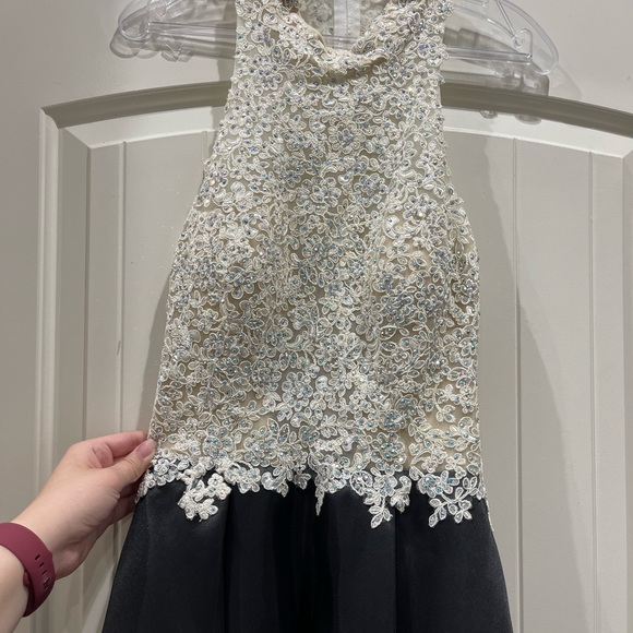 Evening gown - Picture 6 of 7